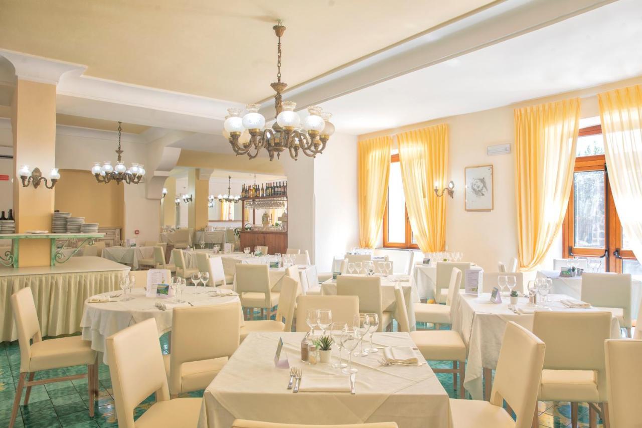 Hotel Zaro Lacco Ameno  Buitenkant foto